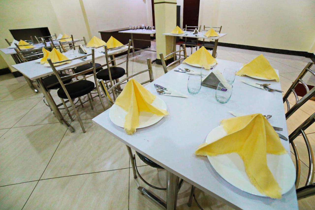 Oyo 16708 Sada Shiv Guest House 바라나시 외부 사진