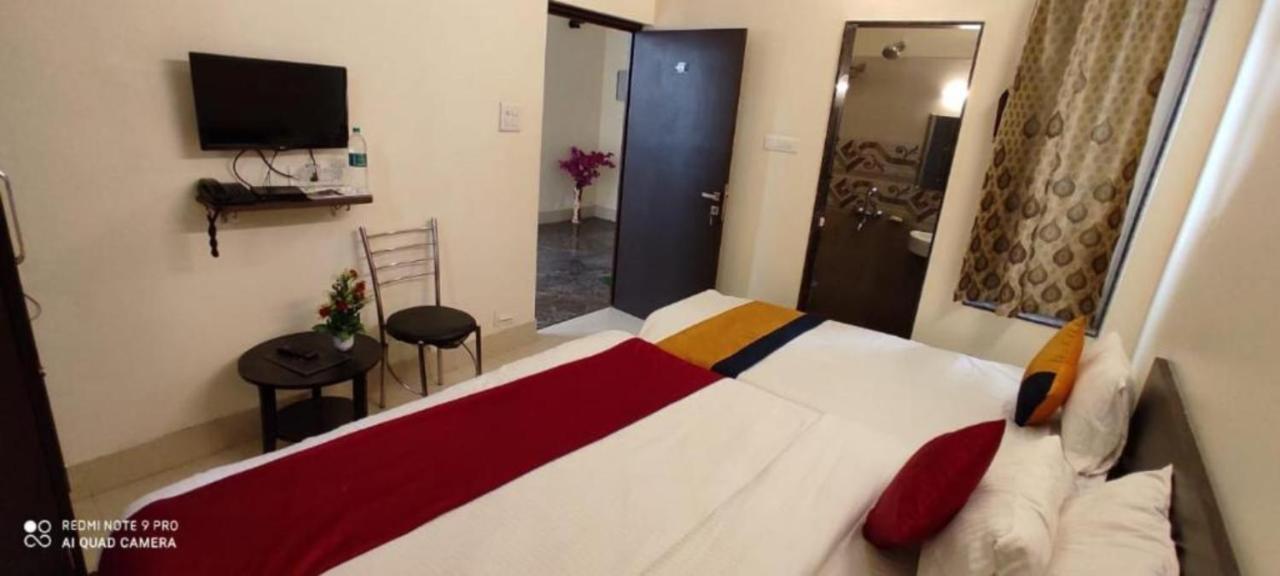 Oyo 16708 Sada Shiv Guest House 바라나시 외부 사진