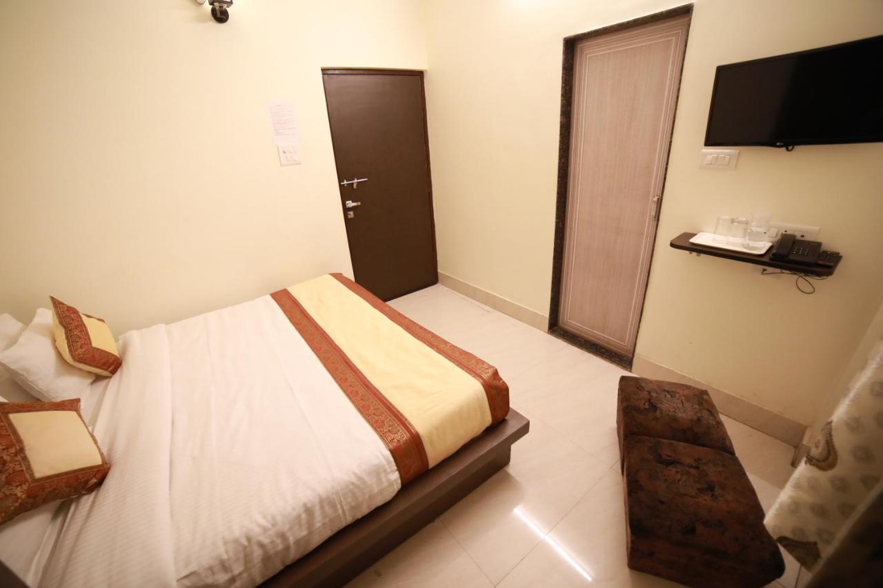 Oyo 16708 Sada Shiv Guest House 바라나시 외부 사진