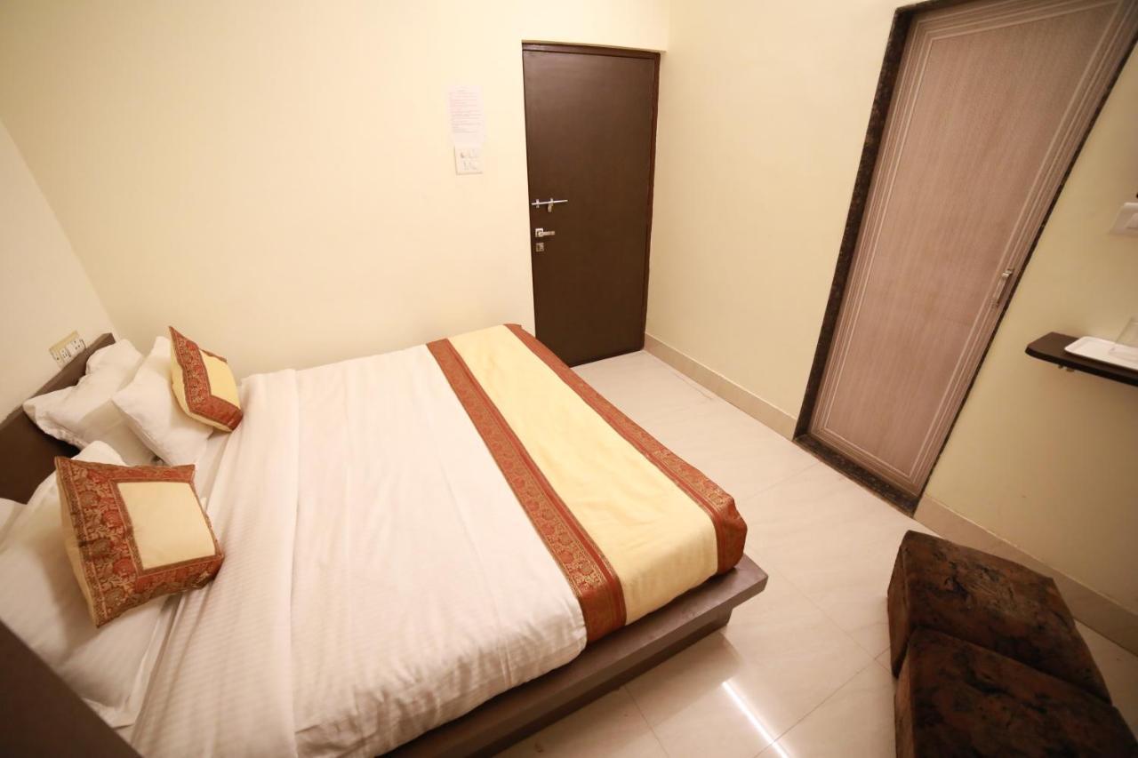 Oyo 16708 Sada Shiv Guest House 바라나시 외부 사진