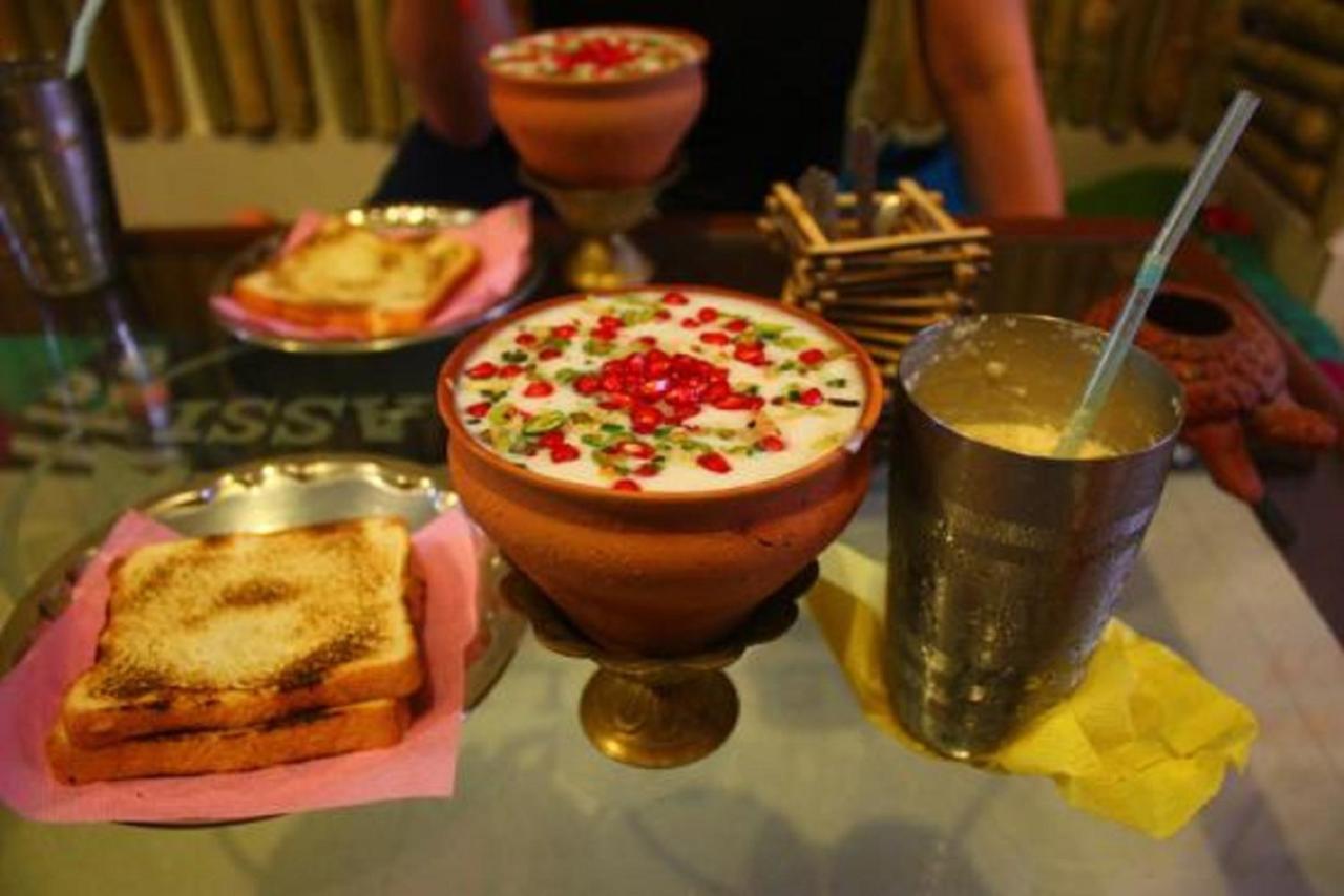 Oyo 16708 Sada Shiv Guest House 바라나시 외부 사진